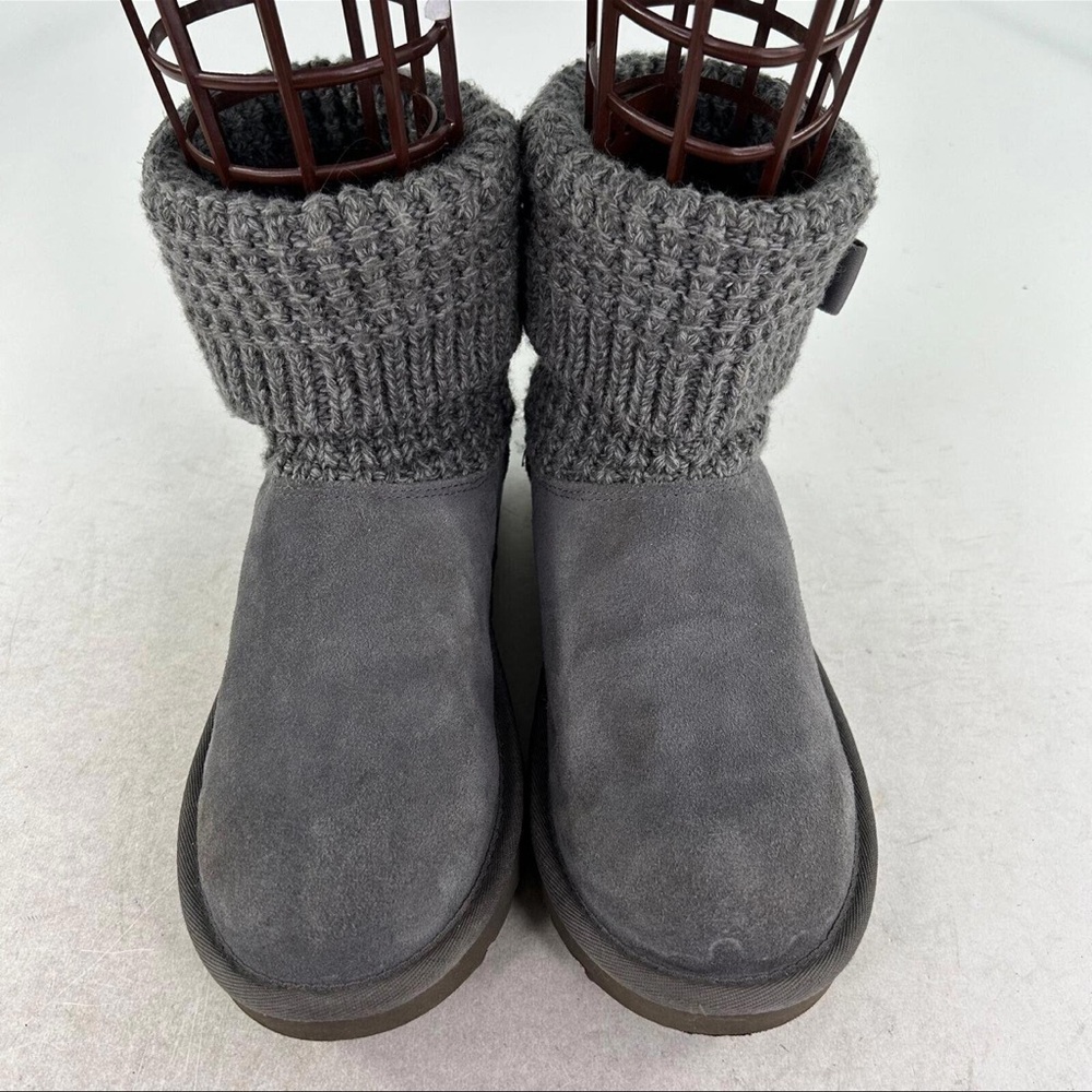 Uggs - Picture 4 of 11